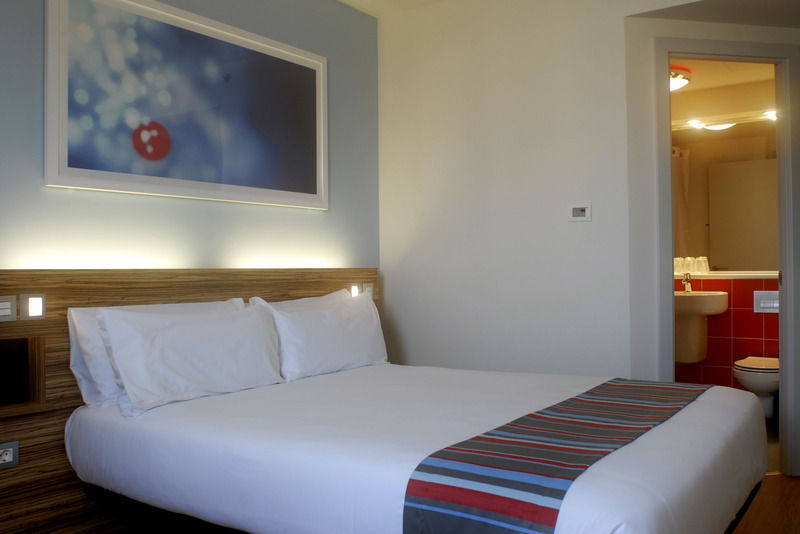 Travelodge London Woolwich Exterior foto
